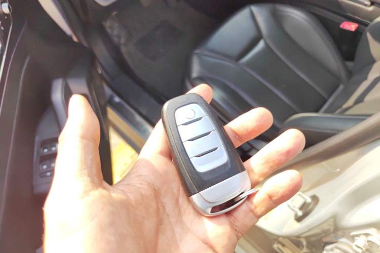Used Hongqi H5 2022 Classic Model 1.5T DCT Flagship Edition Vehicle Key