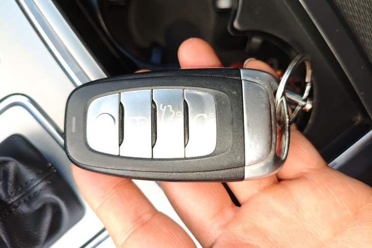 Used Hongqi H5 2022 Classic Model Facelift 1.5T DCT Qiyun Edition Vehicle Key