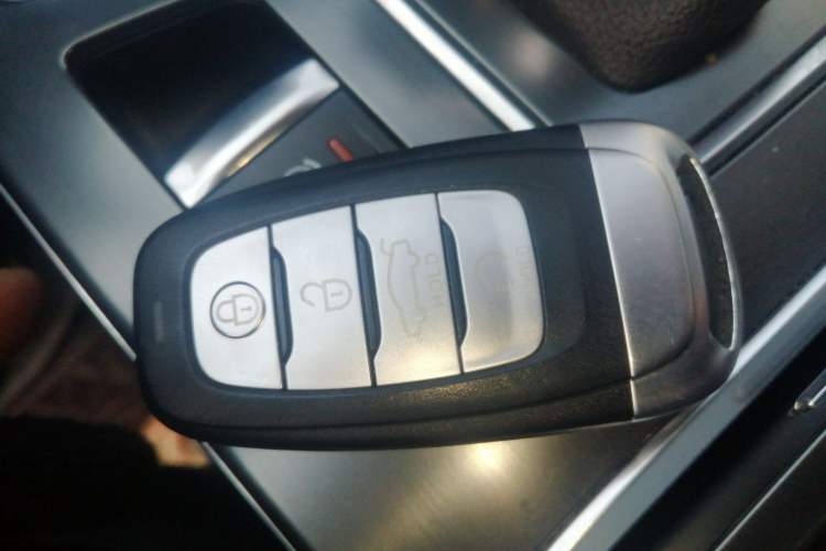 Used Hongqi H5 2022 Classic Model Facelift 1.5T DCT Qiyun Edition Vehicle Key