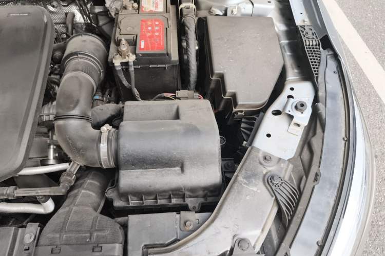 Used Hongqi H5 2022 Classic Model 1.5T DCT Flagship Edition Engine Bay Left