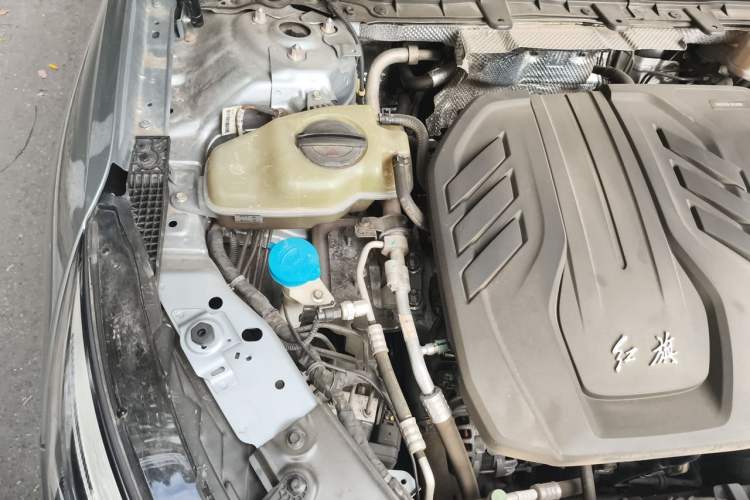 Used Hongqi H5 2022 Classic Model 1.5T DCT Flagship Edition Engine Bay Right