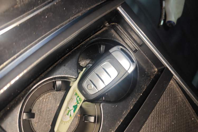Used Hongqi H5 2022 Classic Model 1.5T DCT Flagship Edition Vehicle Key