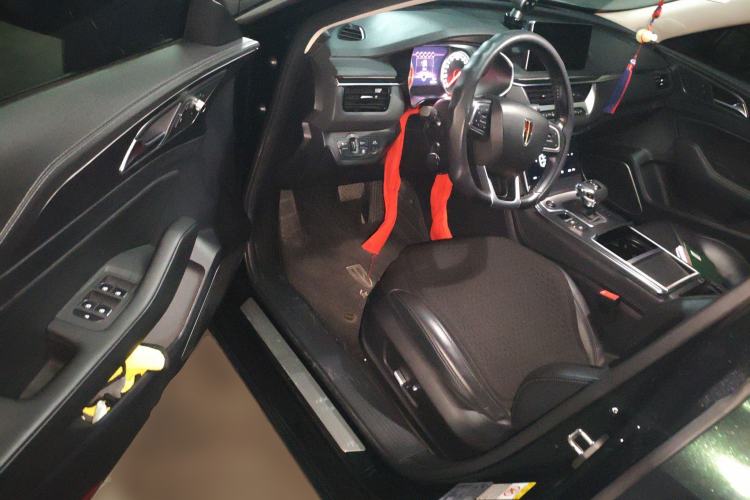 Used Hongqi H5 2022 Classic Model Facelift 1.8T Automatic Smart Connect Flagship Edition Driver Seat