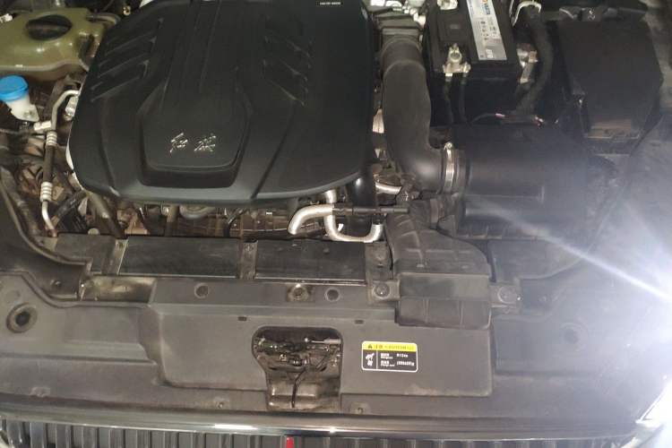 Used Hongqi H5 2022 Classic Model Facelift 1.8T Automatic Smart Connect Flagship Edition Engine Bay