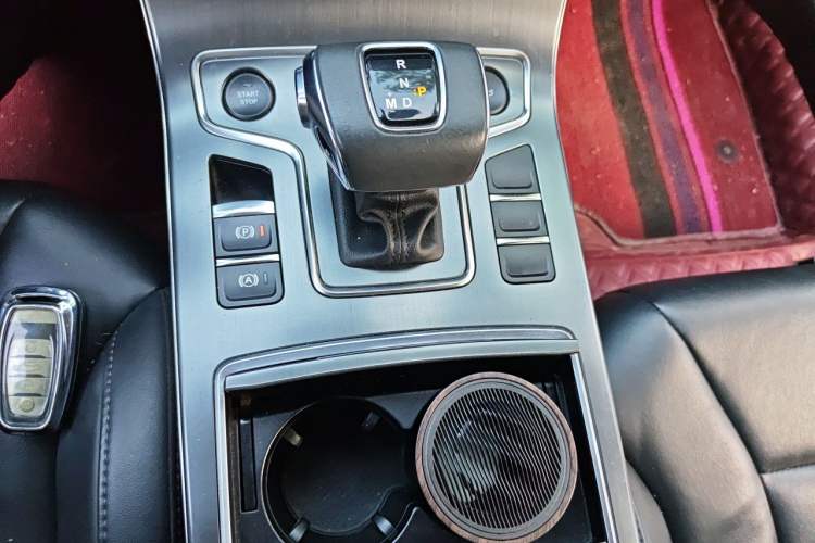 Used Hongqi H5 2022 Classic Model 1.5T DCT Flagship Edition Gear Lever