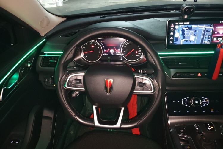 Used Hongqi H5 2022 Classic Model Facelift 1.8T Automatic Smart Connect Flagship Edition Steering Wheel