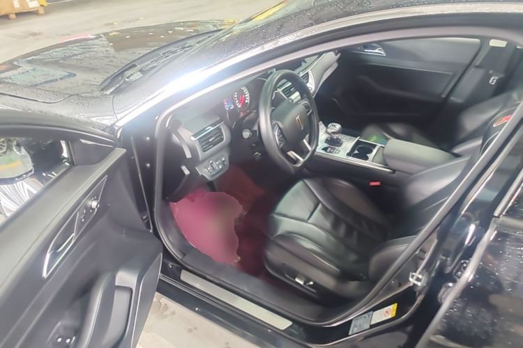 Used Hongqi H5 2022 Classic Model 1.8T Automatic Smart Connect Flagship Edition Driver Seat