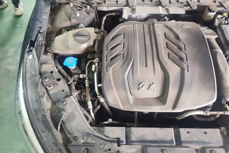 Used Hongqi H5 2022 Classic Model 1.8T Automatic Smart Connect Flagship Edition Engine Bay Right