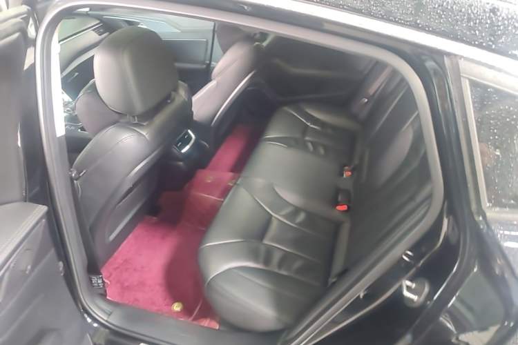 Used Hongqi H5 2022 Classic Model 1.8T Automatic Smart Connect Flagship Edition Left Rear Seat