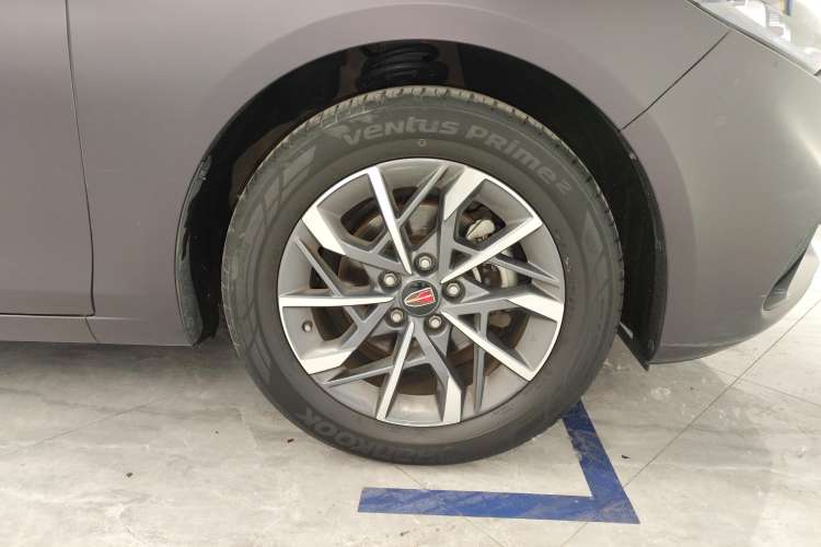 Used Hongqi H5 2022 Classic Model 1.5T DCT Flagship Edition Left Front Wheel Hub