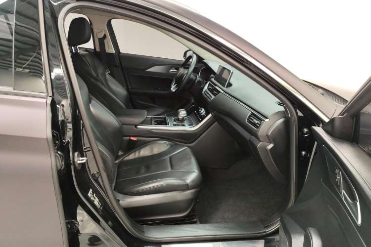 Used Hongqi H5 2022 Classic Model 1.5T DCT Flagship Edition Right Front Seat