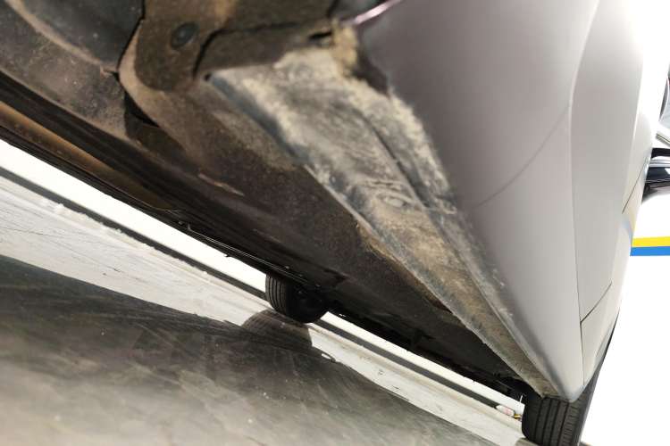 Used Hongqi H5 2022 Classic Model 1.5T DCT Flagship Edition Right Side Sill