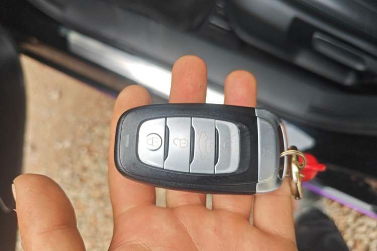Used Hongqi H5 2022 Classic Model Facelift 1.5T DCT Qiyun Edition Vehicle Key
