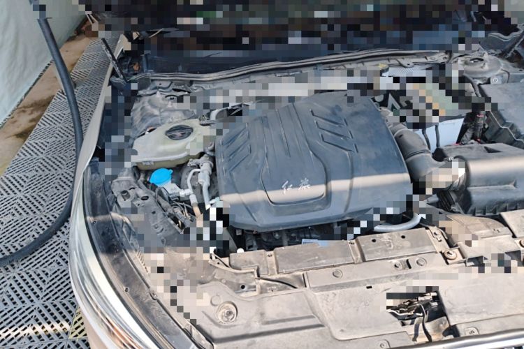 Used Hongqi H5 2022 Classic Model 1.5T DCT Flagship Edition Engine Bay Right
