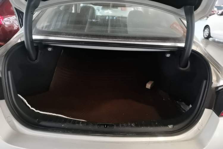 Used Hongqi H5 2022 Classic Model Facelift 1.5T DCT Qiyun Edition Trunk