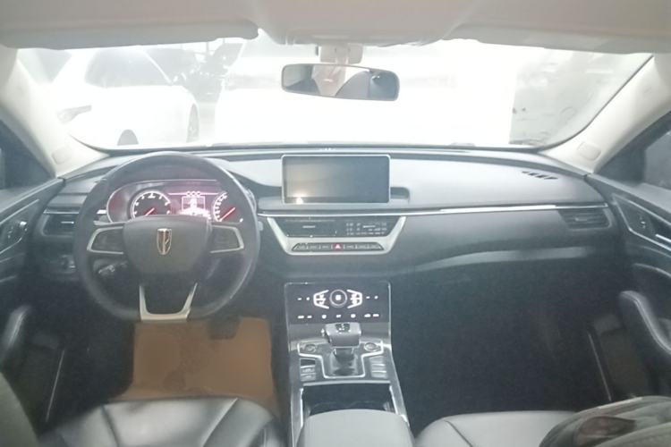 Used Hongqi H5 2022 Classic Model Facelift 1.5T DCT Qiyun Edition Center Console