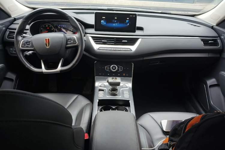 Used Hongqi H5 2022 Classic Model Facelift 1.5T DCT Qiyun Edition Center Console