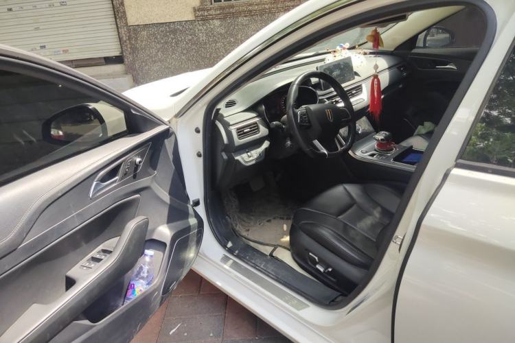 Used Hongqi H5 2022 Classic Model Facelift 1.8T Automatic Smart Connect Flagship Edition Driver Seat