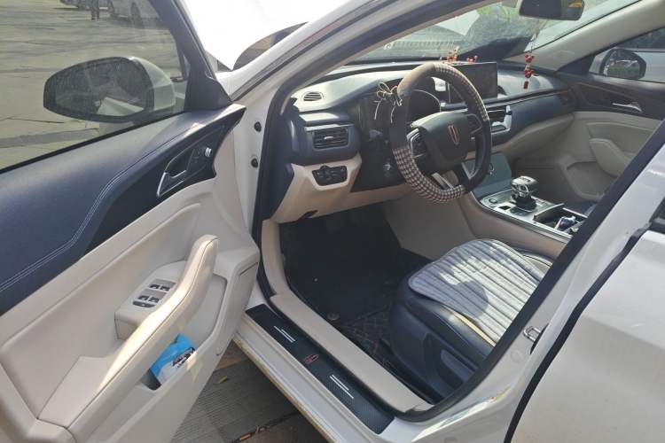 Used Hongqi H5 2022 Classic Model 1.5T DCT Flagship Edition Driver Seat