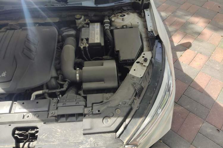 Used Hongqi H5 2022 Classic Model Facelift 1.8T Automatic Smart Connect Flagship Edition Engine Bay Left