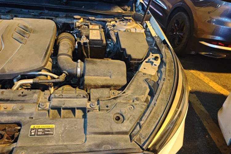 Used Hongqi H5 2022 Classic Model 1.5T DCT Flagship Edition Engine Bay Left