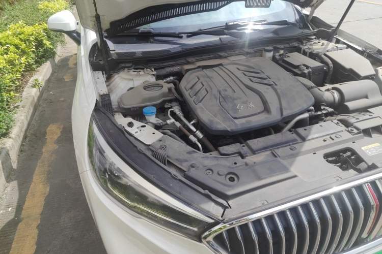 Used Hongqi H5 2022 Classic Model 1.5T DCT Flagship Edition Engine Bay Right