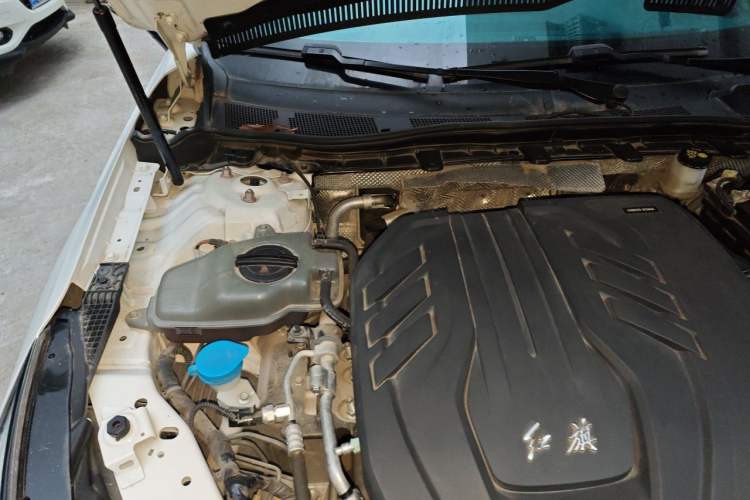 Used Hongqi H5 2022 Classic Model Facelift 1.5T DCT Qiyun Edition Engine Bay Right