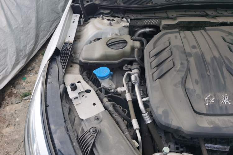 Used Hongqi H5 2022 Classic Model 1.5T DCT Flagship Edition Engine Bay Right