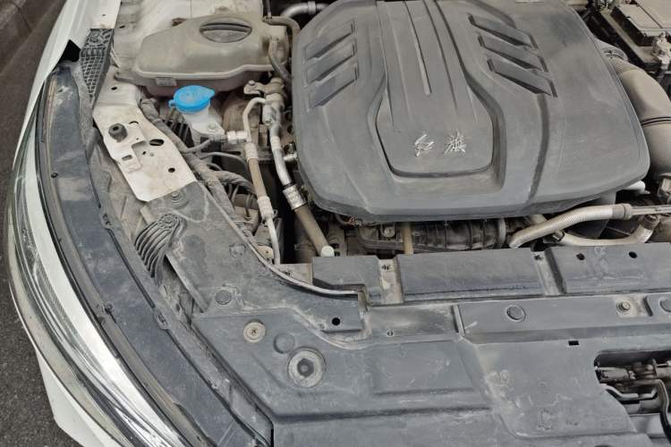 Used Hongqi H5 2022 Classic Model 1.5T DCT Flagship Edition Engine Bay Right
