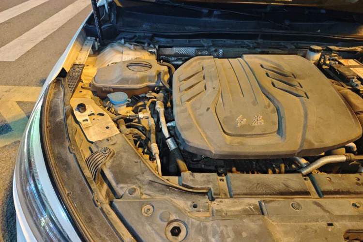 Used Hongqi H5 2022 Classic Model 1.5T DCT Flagship Edition Engine Bay Right