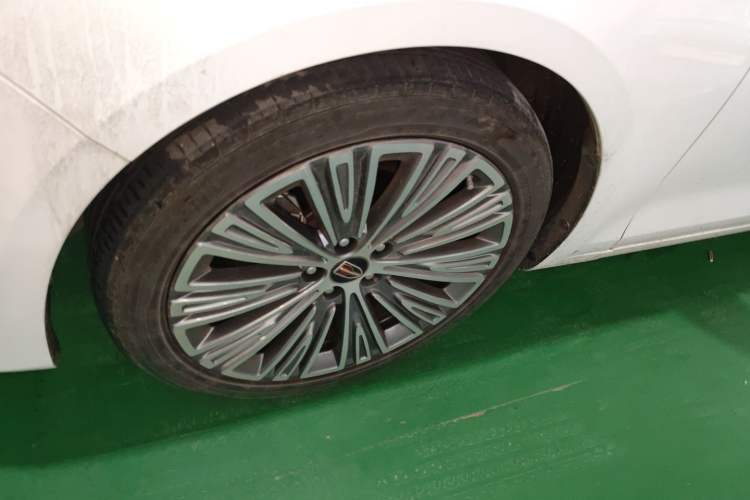 Used Hongqi H5 2022 Classic Model Facelift 1.8T Automatic Smart Connect Flagship Edition Exterior 4