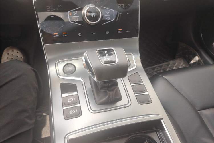 Used Hongqi H5 2022 Classic Model 1.5T DCT Flagship Edition Gear Lever