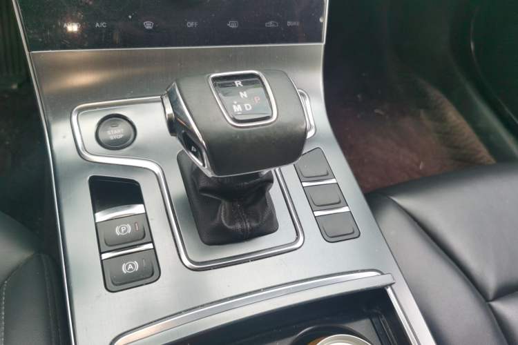 Used Hongqi H5 2022 Classic Model 1.5T DCT Flagship Edition Gear Lever