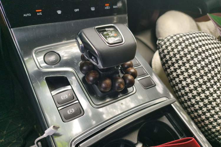 Used Hongqi H5 2022 Classic Model 1.5T DCT Flagship Edition Gear Lever