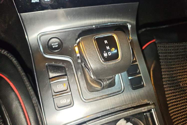 Used Hongqi H5 2022 Classic Model 1.5T DCT Flagship Edition Gear Lever