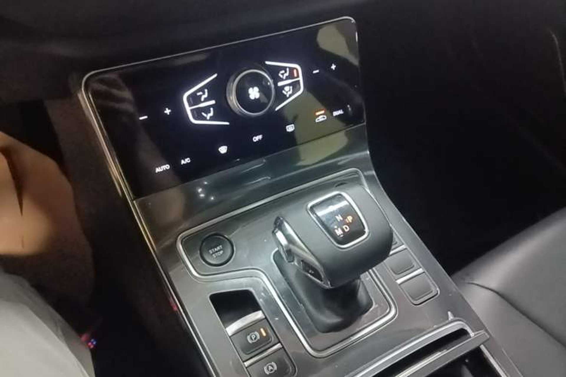 Used Hongqi H5 2022 Classic Model Facelift 1.5T DCT Qiyun Edition Gear Lever