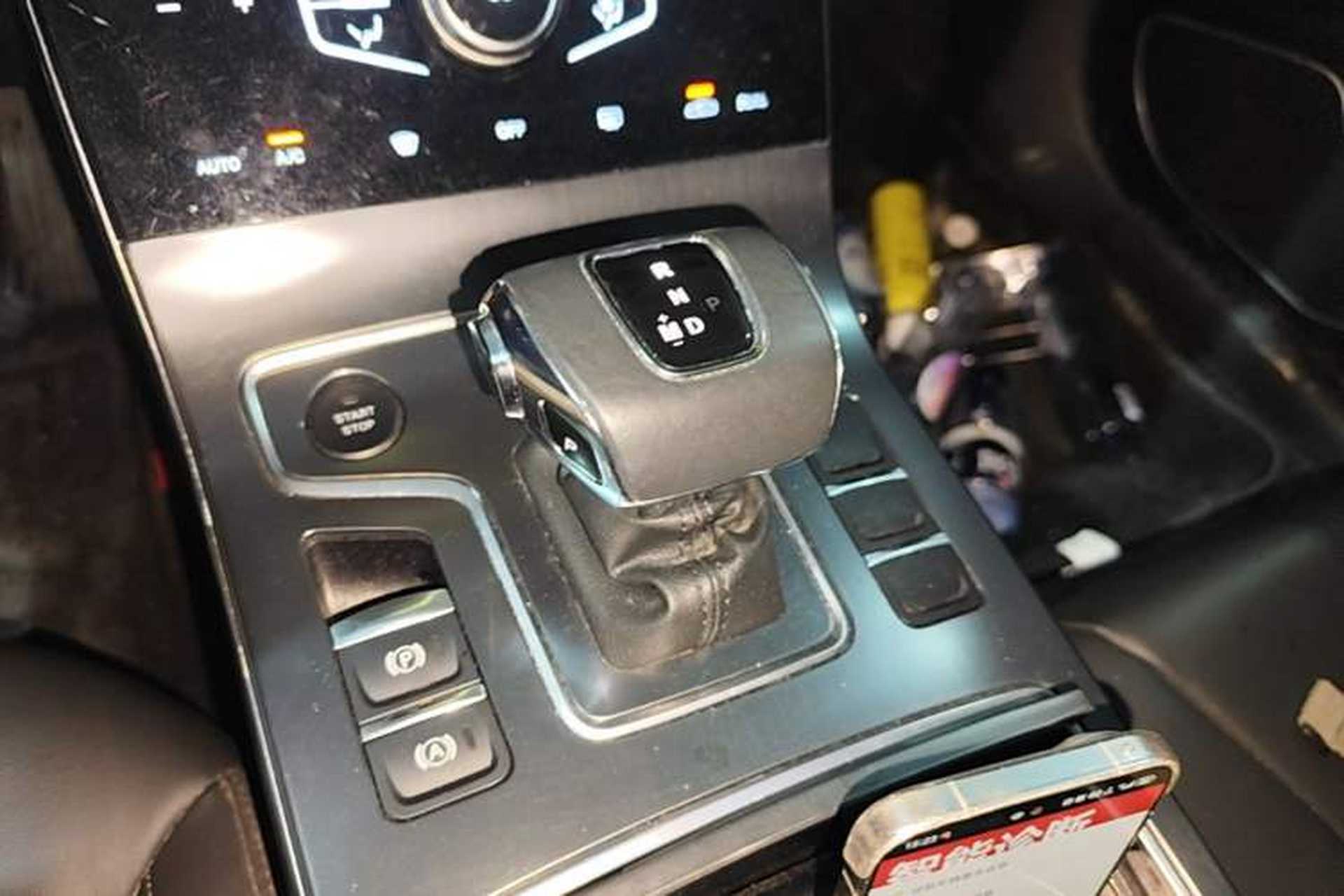 Used Hongqi H5 2022 Classic Model Facelift 1.5T DCT Qiyun Edition Gear Lever
