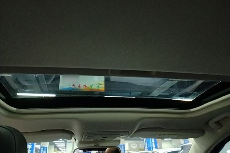 Used Hongqi H5 2022 Classic Model Facelift 1.8T Automatic Smart Connect Flagship Edition Headliner