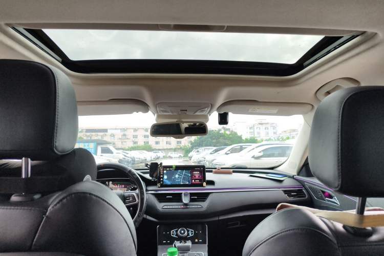 Used Hongqi H5 2022 Classic Model 1.8T Automatic Smart Connect Flagship Edition Headliner