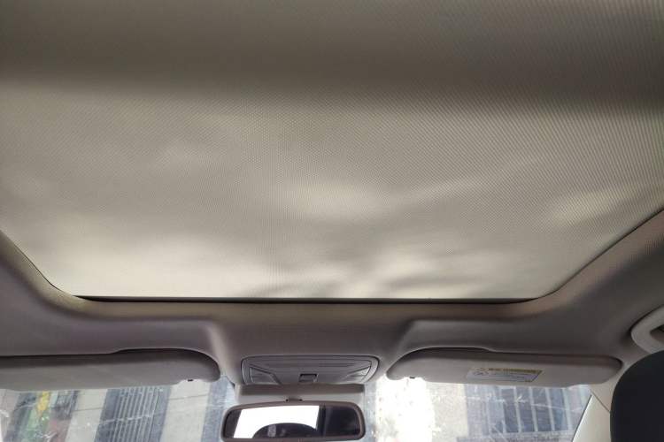 Used Hongqi H5 2022 Classic Model Facelift 1.8T Automatic Smart Connect Flagship Edition Headliner