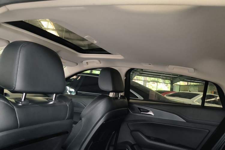Used Hongqi H5 2022 Classic Model Facelift 1.5T DCT Qiyun Edition Headliner