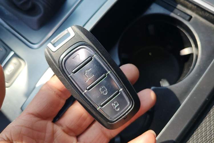 Used Hongqi H5 2022 Classic Model Facelift 1.8T Automatic Smart Connect Flagship Edition Interior 1