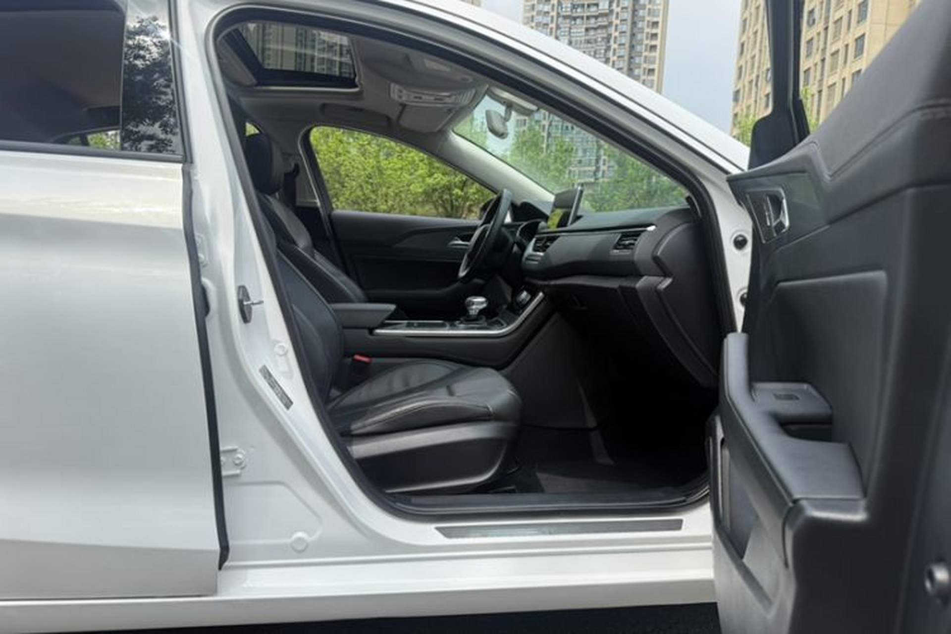 Used Hongqi H5 2022 Classic Model Facelift 1.5T DCT Qiyun Edition Interior 3