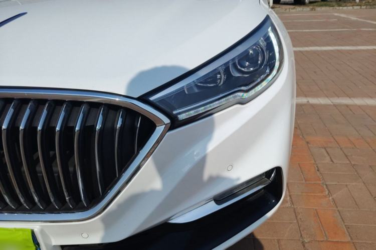 Used Hongqi H5 2022 Classic Model Facelift 1.8T Automatic Smart Connect Flagship Edition Left Front Headlight