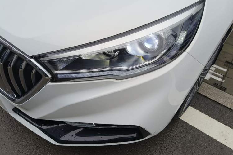 Used Hongqi H5 2022 Classic Model Facelift 1.5T DCT Qiyun Edition Left Front Headlight