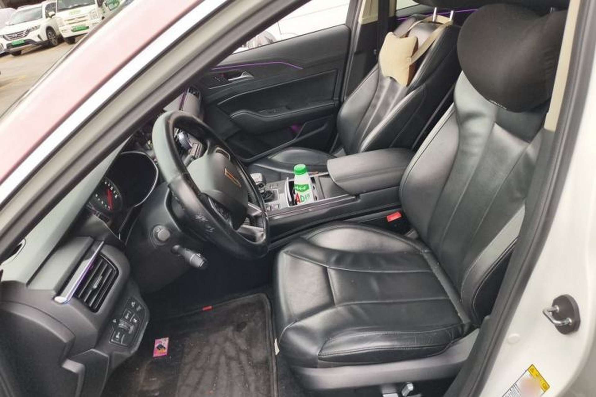 Used Hongqi H5 2022 Classic Model 1.8T Automatic Smart Connect Flagship Edition Left Front Seat