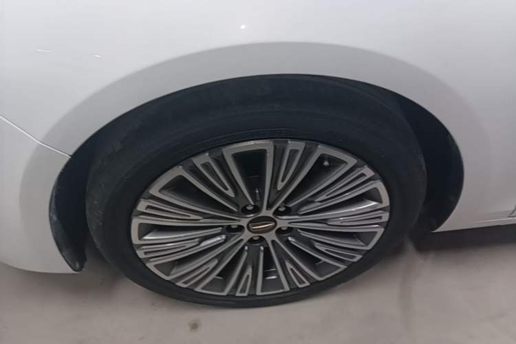 Used Hongqi H5 2022 Classic Model Facelift 1.5T DCT Qiyun Edition Left Front Wheel Hub