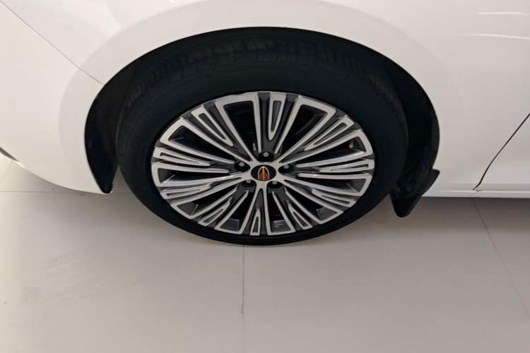 Used Hongqi H5 2022 Classic Model Facelift 1.5T DCT Qiyun Edition Left Front Wheel Hub