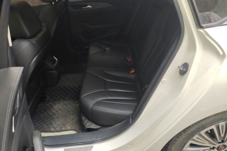 Used Hongqi H5 2022 Classic Model Facelift 1.8T Automatic Smart Connect Flagship Edition Left Rear Seat