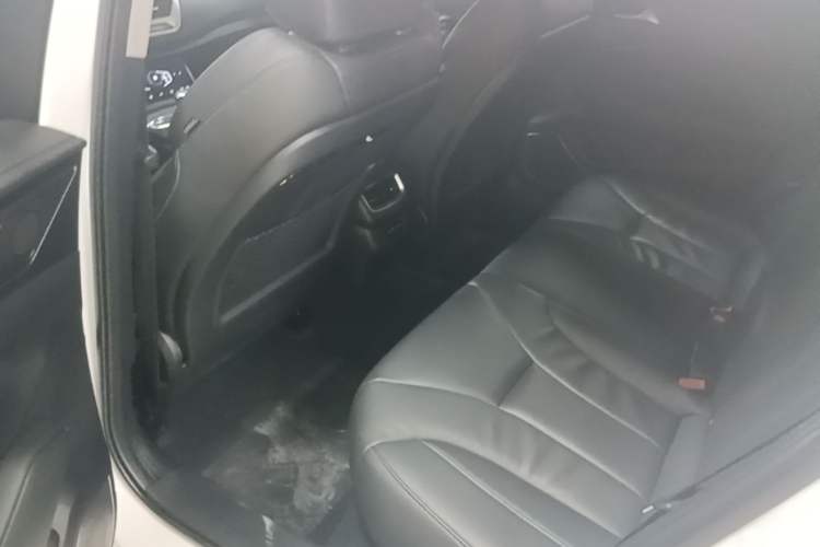 Used Hongqi H5 2022 Classic Model Facelift 1.5T DCT Qiyun Edition Left Rear Seat